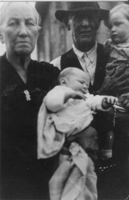 waltonjames4.jpg
Left to right, Almeda Kilby Walton holding Jimmy Farmer, James Walton (born circa 1866) holding Annie Ruth Farmer.  Courtesy of Anita Kay Wyatt.
