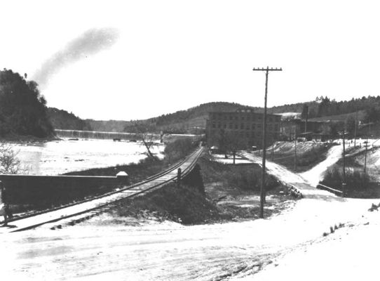 washingtonmills.jpg
This is from a circa 1920 photograph.

