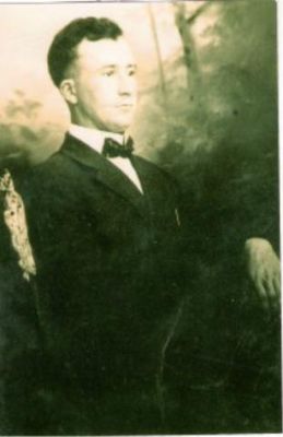 weaverambrose.jpg
Ambrose McKinley Weaver (22Jan 1887-16 Jan 1978).  Courtesy of Irene Baldwin [email]ibaldi@erols.com[/email]
