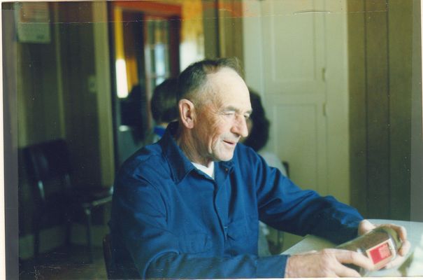 Weaver, Kyle
Kyle Weaver, shown here at his home in Oxford, PA, was a native of Helton, Ashe County, NC.  He was the son of Martin Luther Weaver and Ollie Kilby.  Photo by Jeff Weaver, December 1989.
