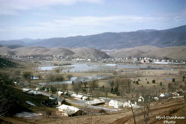 Saltville - Well Fields
FROM DECEMBER 1963...THE PONDS ARE FULL. LAKE DRIVE IS UNDER WATER IN PLACES AND THE PONDS APPEAR TO BE PARTIALLY FROZEN.
 
MYRL DUNHAM PHOTO.  Courtesy of Don Smith [email]dsmith1043@comcast.net[/email]
 

