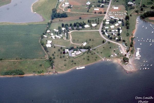 wheelerboatdock.jpg
This July 1973 aerial photo is courtesy of Don Smith [email]dsmith1043@comcast.net[/email]
