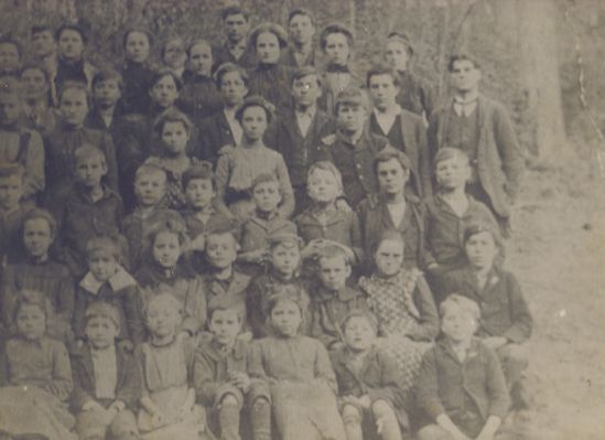 wolfknobsch1901.jpg
This school group is not a complete picture, but it is all I have.  
