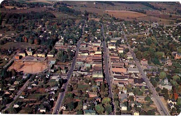 wythevilleair1955.jpg
This is a 1955 postcard view.
