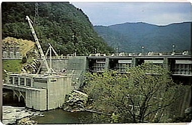 wilburdam.jpg
This 1950s postcard shows the Wilbur Dam under construction.
