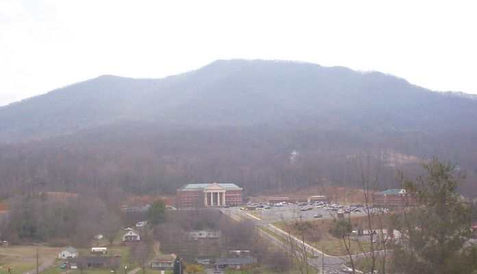100_1401.jpg
This is the new Ashe County, NC Court House.  Photo March 31, 2006 by Jeff Weaver
