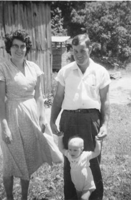 647.jpg
This photo was taken at Grassy Creek, NC in August 1959.  I was 14 months old.  :-)
