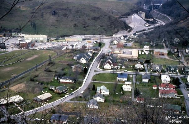 June6789041.jpg
This photo is by Don Smith [email]dsmih1043@comcast.net[/email] and was taken in June 1967.  One can note the old Mathieson Company Store in the background.
