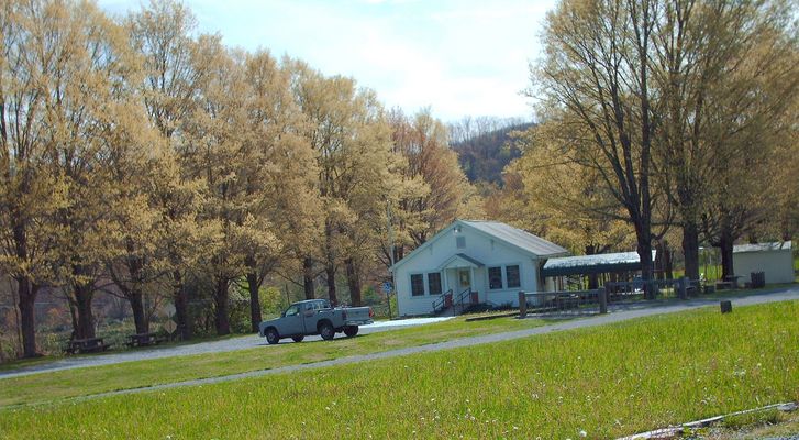 Picture 113.jpg
Photo April 30, 2006 by Jeff Weaver.
