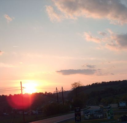 Picture 123~0.jpg
Photo May 3, 2006 by Jeff Weaver.
