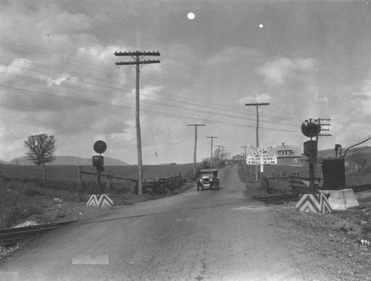 chilhowierrxing.jpg
From a 1930s photograph.
