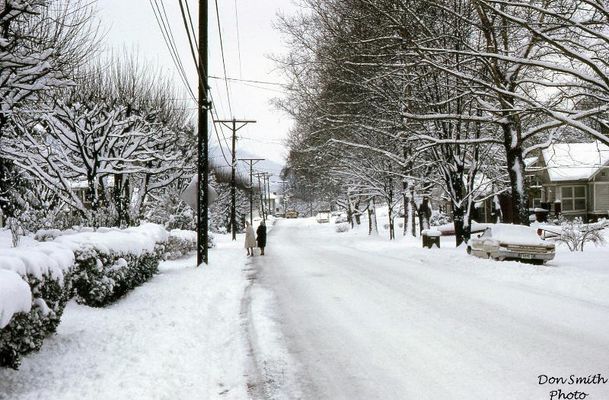 clarklib.jpg
LIB AND LOUISE CLARK WALKING TO TOWN ON A COLD, SNOWY JANUARY MORNING IN 1970.   Courtesy of Don Smith [email]dsmith1043@comcast.net[/email]
 

