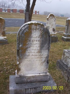 elizcem4.jpg
Photo by Jeff Weaver Feb. 25, 2003.
