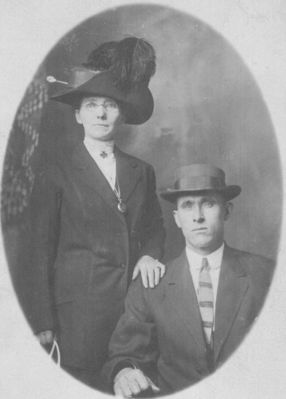 frankandannieunknown.jpg
Courtesy of Lila Ford [email]lila607@yahoo.com[/email]
Keywords: Unknown, man, woman, Frank, Annie