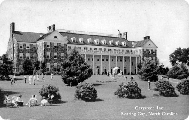 grayston1942.jpg
This 1942 postcard shows some of the guests on the lawn.
