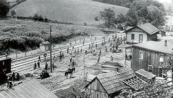 grosecloserr.jpg
The particulars about this photo have been lost except for the location.  It appears to be from the late 19th century, and probably came from Tom Totten's collection.  Courtesy of Don Smith [email]dsmith1043@comcast.net[/email]
