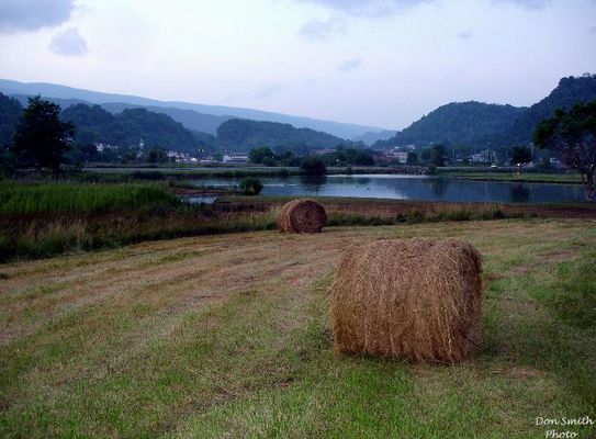 Saltville - Well Fields Hay Rolls
HAY ROLLS  /  WELL FIELDS  /  SALTVILLE, VA.  /  JUNE 30, 2007  /  9:54  P. M.  Courtesy of Don Smith [email]dsmith1043@comcast.net[/email]
