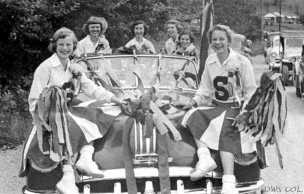 homecoming1954.jpg
ON CAR HOOD FROM LEFT - CAROLE  IVEY  AND  NANCY  CAMPBELL
 
BACK SEAT OF CAR FROM LEFT - DORIS YONTZ,  SHIRLEY MYERS,  PATSY FIELDS,  JO ANN CAHILL
Courtesy of Don Smith [email]dsmith1043@comcast.net[/email]
