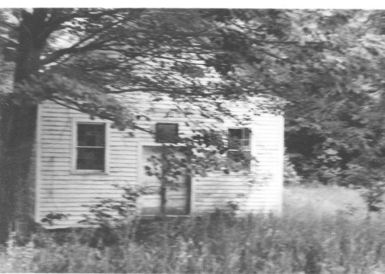 ivygrovelutheran.jpg
This church located on Haw Orchard was organized by Kenneth Killinger, but didnot survive many years.  Photo by Jeff Weaver, July 1978.
