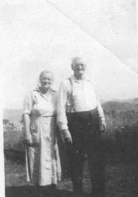 jonesrobertjc.jpg
Brother and sister, children of Charlie and Lear Rutherford Jones.   Courtesy of Viola Shenton [email]shentons@thevillages.net[/email]
