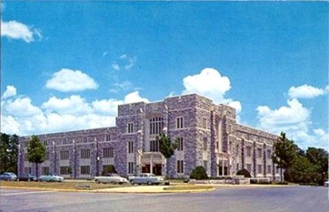 newmanlibrary.jpg
This is Newman Library on the Virginia Tech Campus as seen in a 1950s/1960s postcard.
