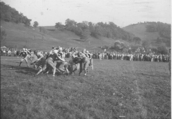 oct38football2.jpg
This is a John Porter picture of the Saltville - Glade Spring Football game from October 1, 1938.  Saltville won the game 32-0.
