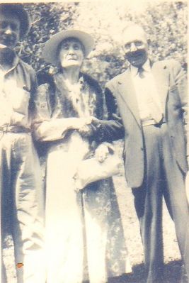 osbornedarthula2~0.jpg
This is Darthula Ingram Osborne with Lutheran missionary Kenneth Killinger.  The man on the left is unidentified.
