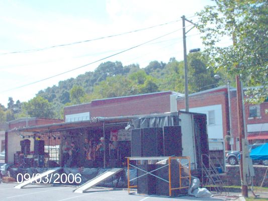 pics 008.jpg
This September 3, 2006 photo by Jeff Weaver shows the Bluegrass Band on the stage.
