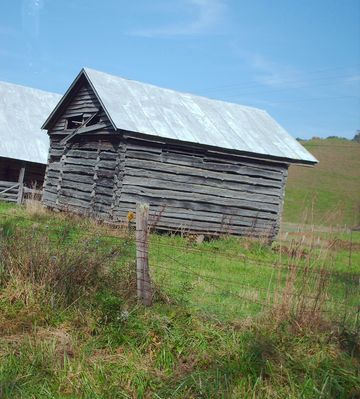 pics 199.jpg
Photo October 4, 2006 by Jeff Weaver of a log shed on the Perkins Plantation on Big Helton creek.
