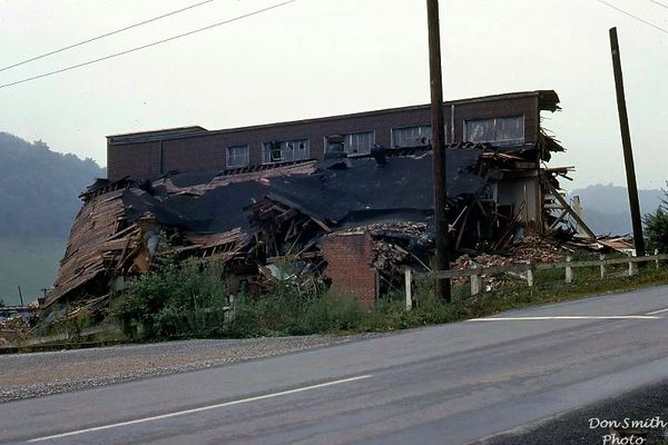 Saltville - Saltville High School Demolition
RAZING OF THE 1925 SALTVILLE HIGH SCHOOL  /  SALTVILLE, VA.  /  JULY 1967

EYE OPENER...THE 1905 SALTVILLE HIGH LASTED 20 YEARS...THE 1925 SALTVILLE HIGH LASTED 32 YEARS...THE PRESENT R. B. WORTHY / NORTHWOOD HIGH IS STILL GOING AT 50 YEARS.  Courtesy of Don Smith [email]dsmith1034@comcast.net[/email]
 

