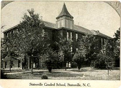 statesvilleschool1906.jpg
This postcard view dates from 1906.
