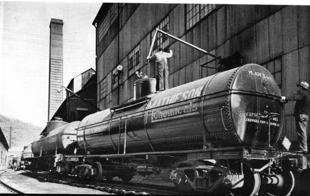 tankcars1942.jpg
This 1941-42 photo shows tank cars being loaded at the Mathieson Alkali Works in Saltville.
