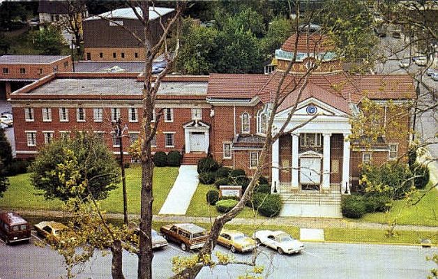 Wytheville - Frist Baptist Church
From a 1980s era postcard.
