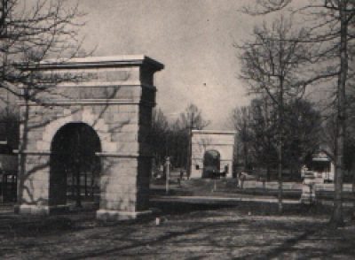 guilf2 Memorial Arches at Greensboro, North Carolina, erected to the Memories of General Francis Nash and General William Davidson who sacrificed their lives to American Liberty